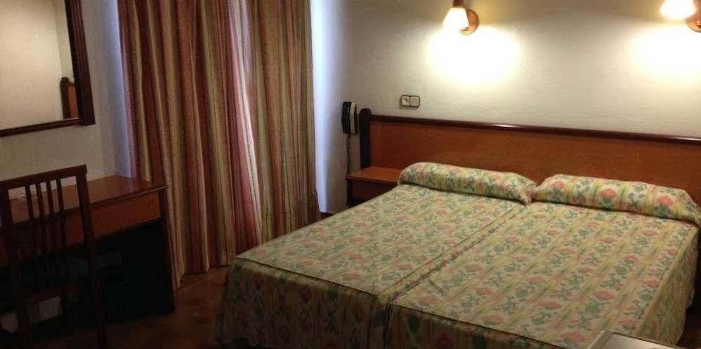 Hostal De La Caravel-La Cala d'Or  Luaran gambar